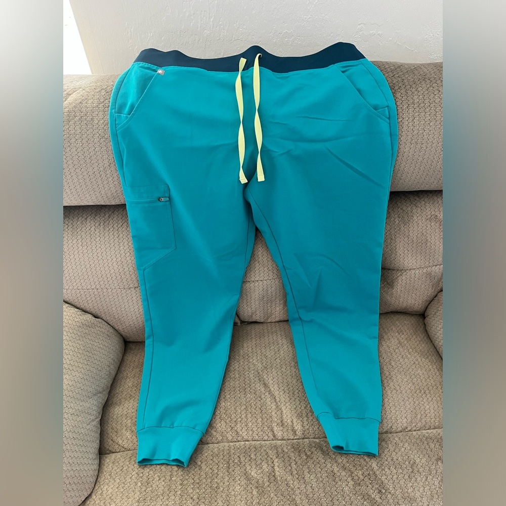Figs Jogger scrub pants